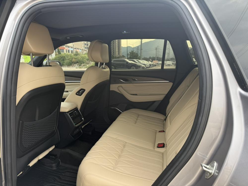 Geely Xingyue L