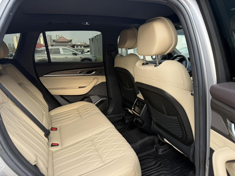 Geely Xingyue L