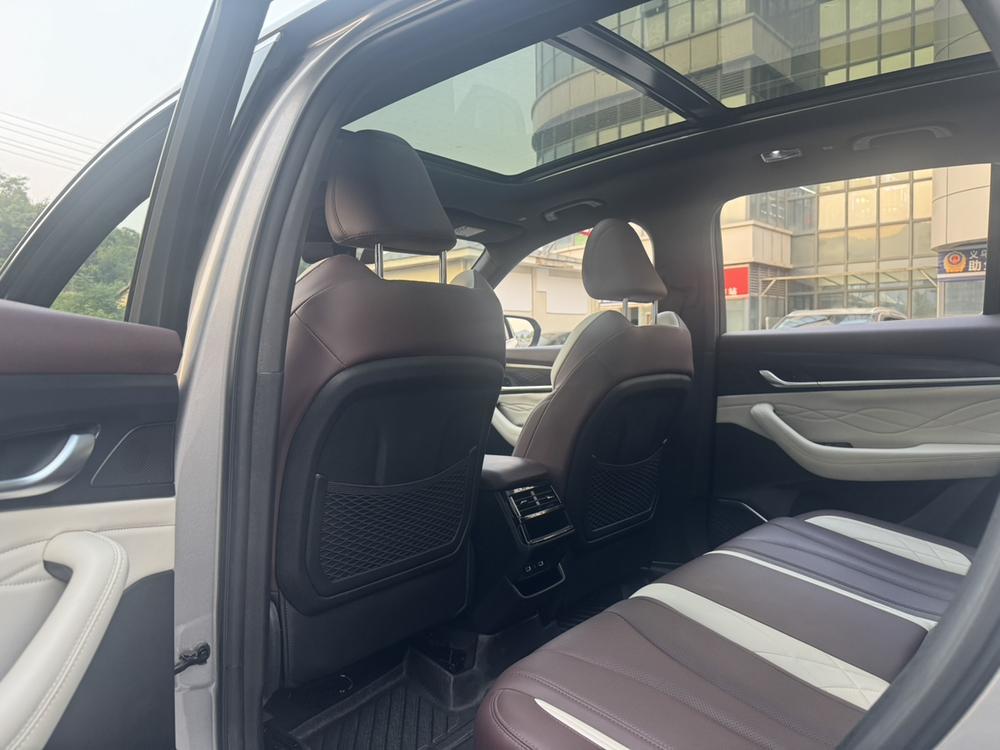 Geely Xingyue L