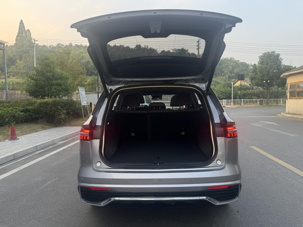 Geely Xingyue L