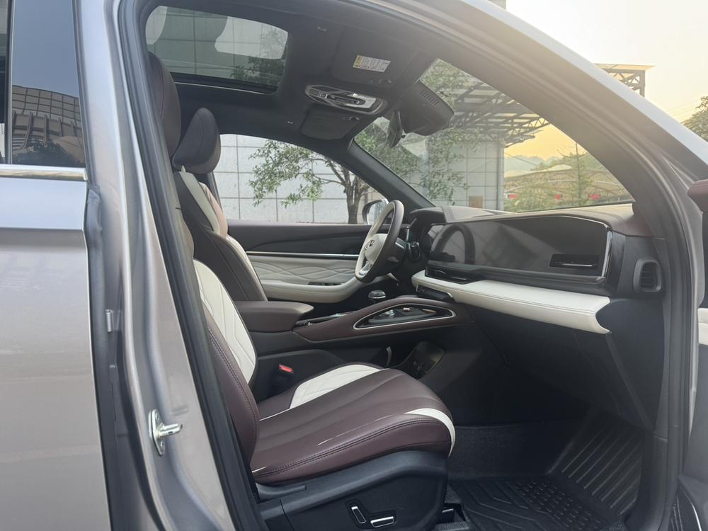 Geely Xingyue L