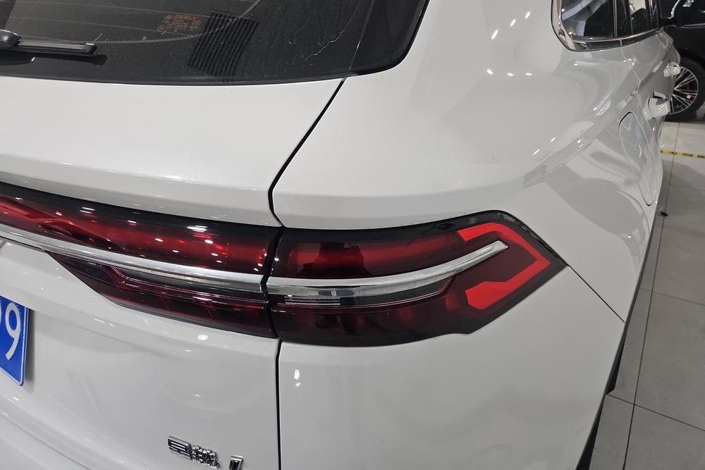 Geely Xingyue L