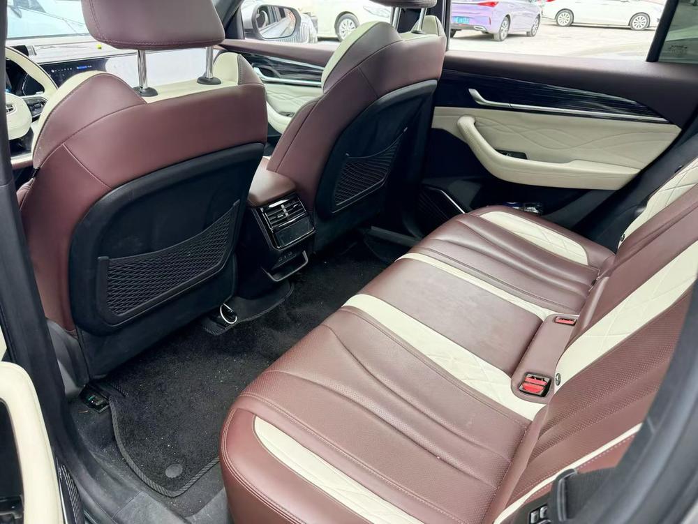 Geely Xingyue L