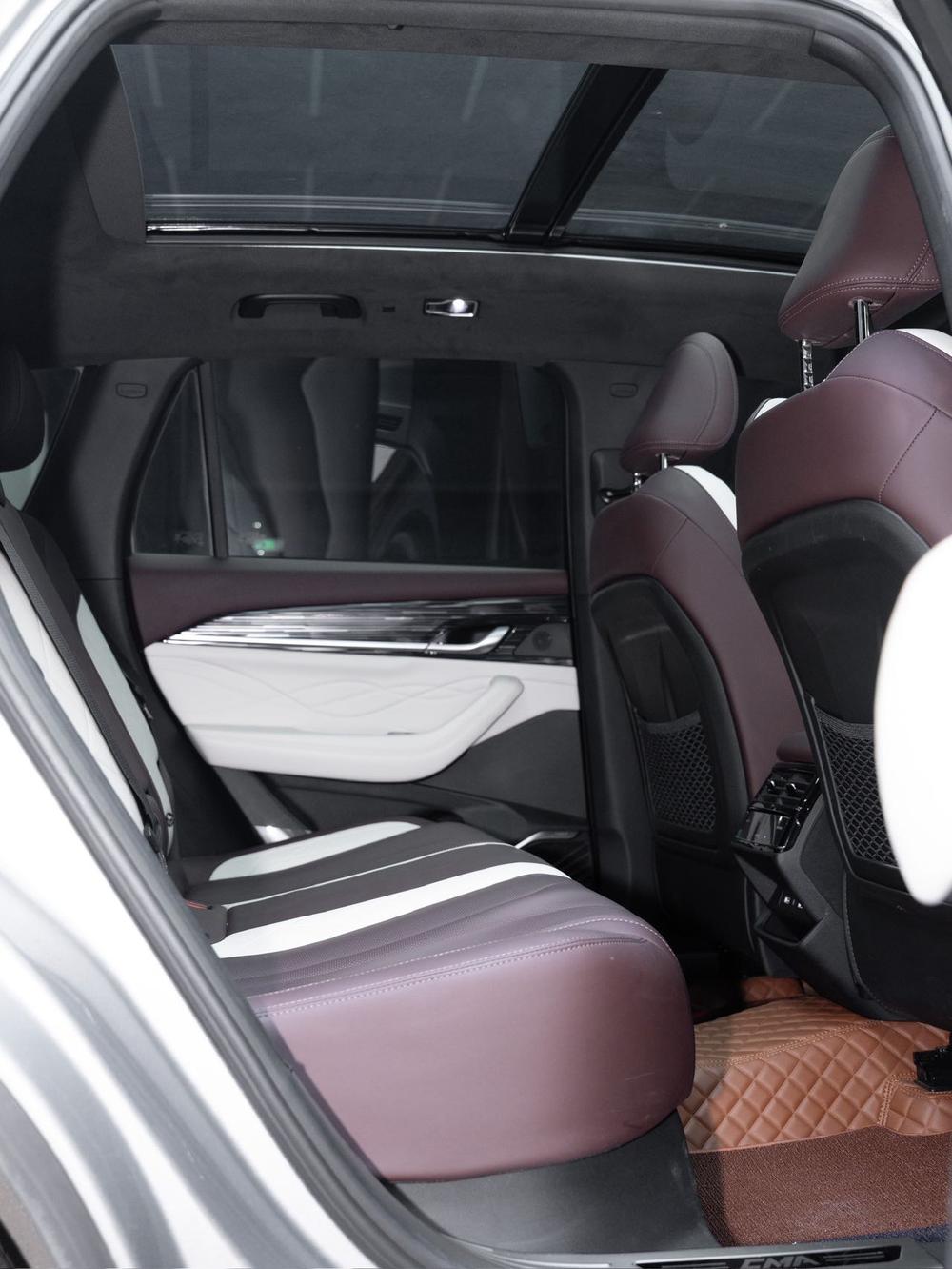 Geely Xingyue L
