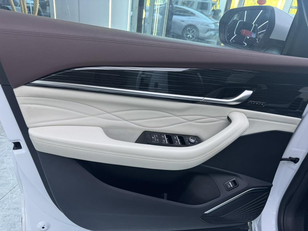 Geely Xingyue L