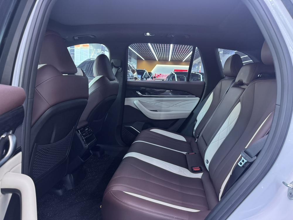 Geely Xingyue L