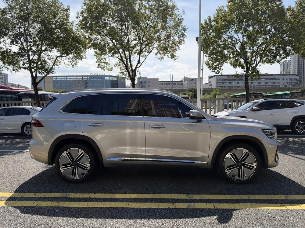 Geely Xingyue L