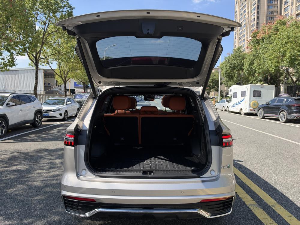 Geely Xingyue L