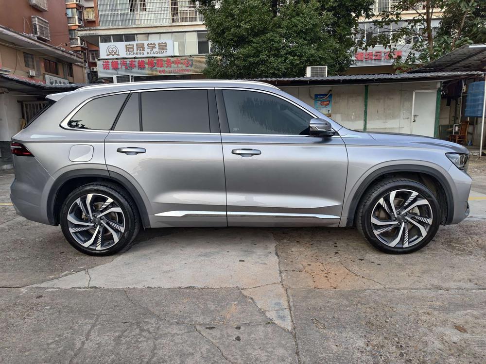 Geely Xingyue L