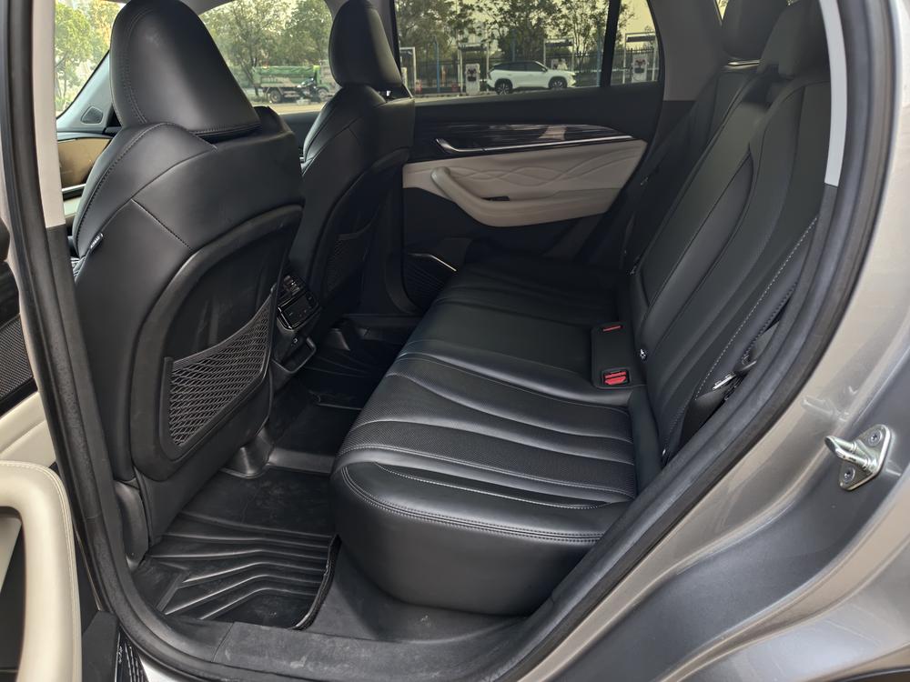 Geely Xingyue L