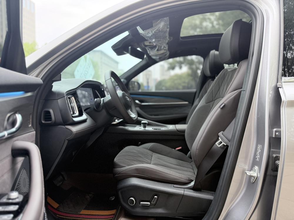 Geely Xingyue L