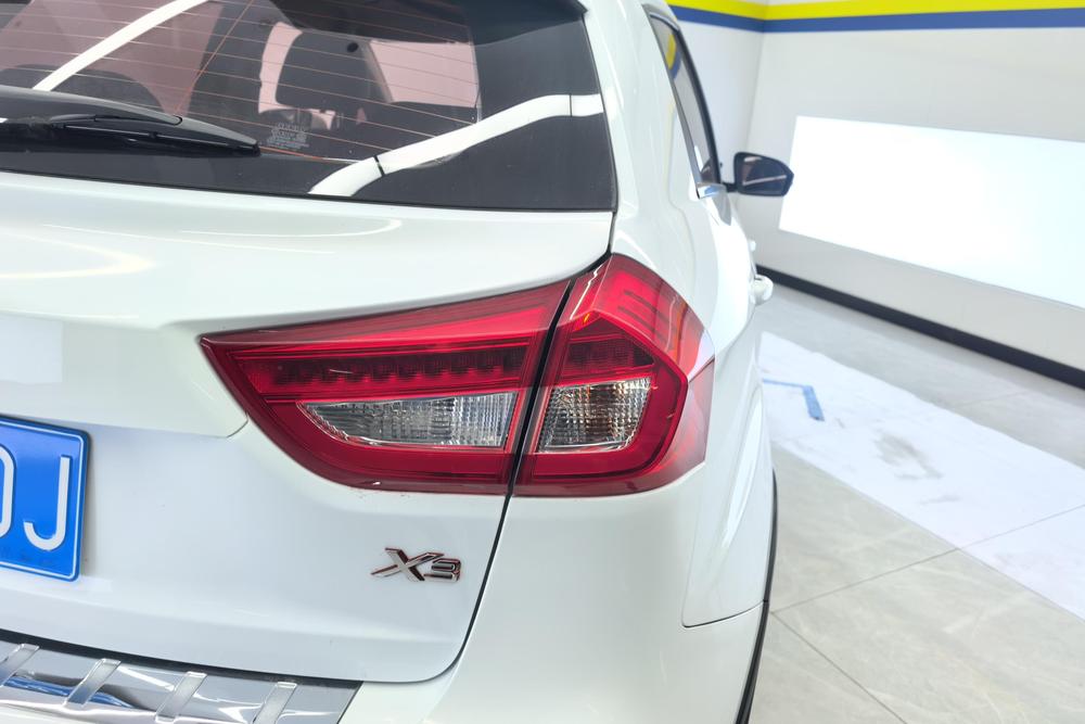Geely Yuanjing X3