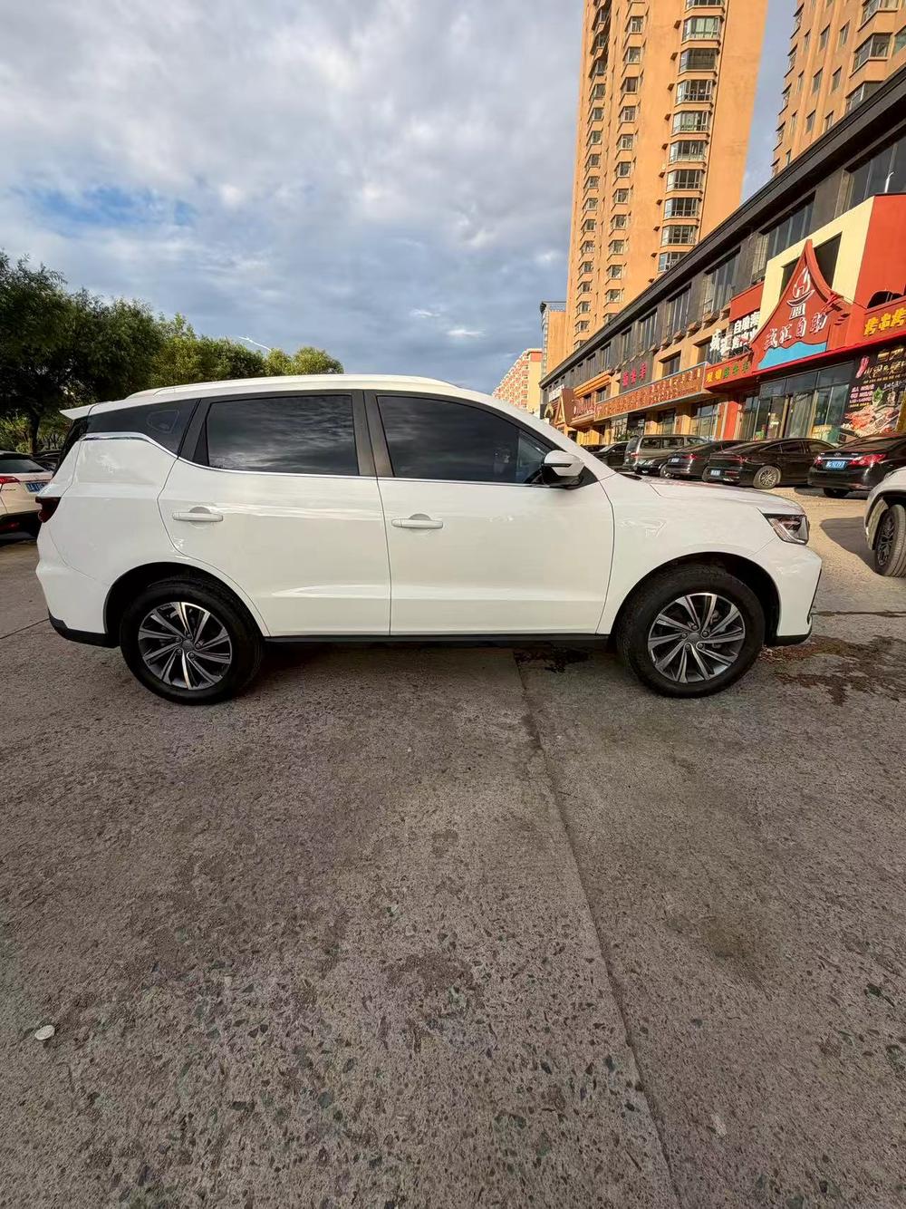 Geely Yuanjing X6