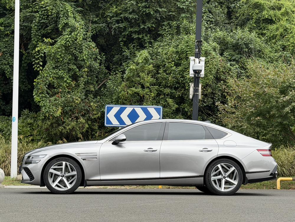 Genesis Genesis G80