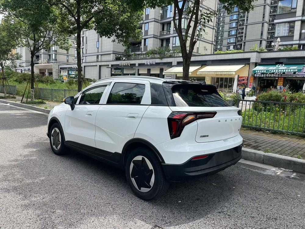 Geometry Geely Geometry E Firefly