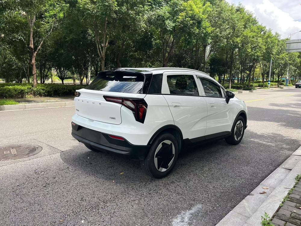 Geometry Geely Geometry E Firefly