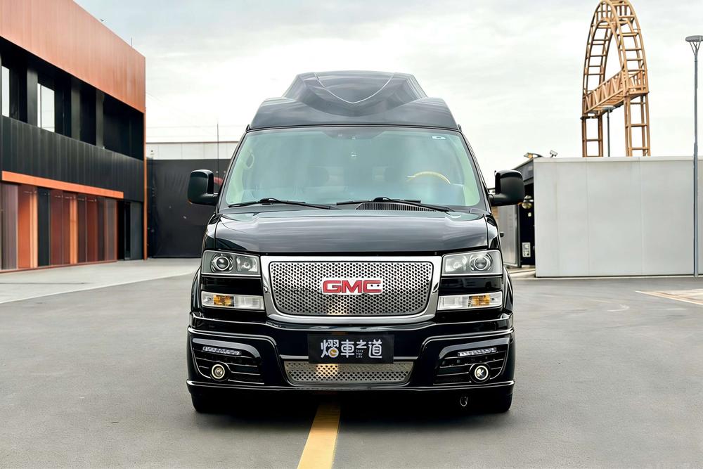 GMC Savana