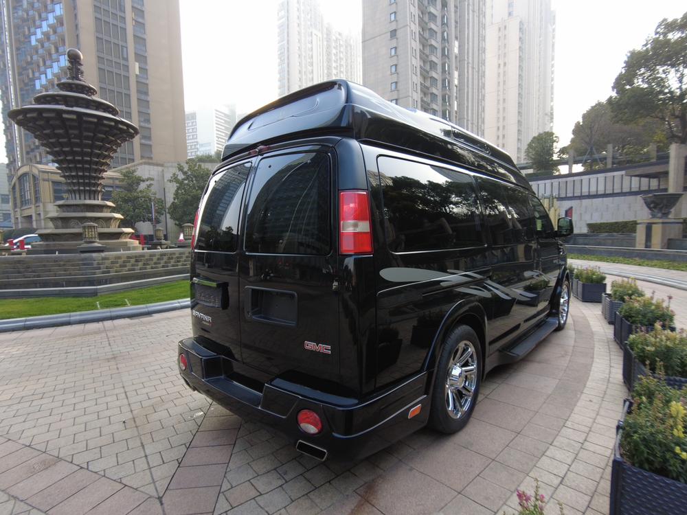 GMC Savana