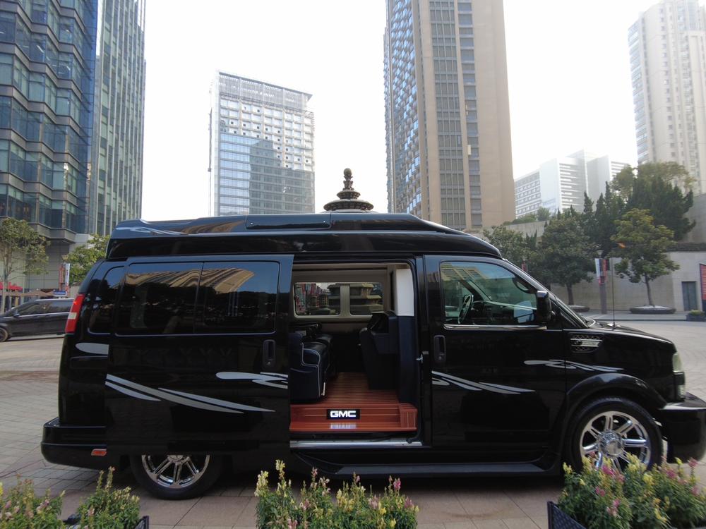 GMC Savana