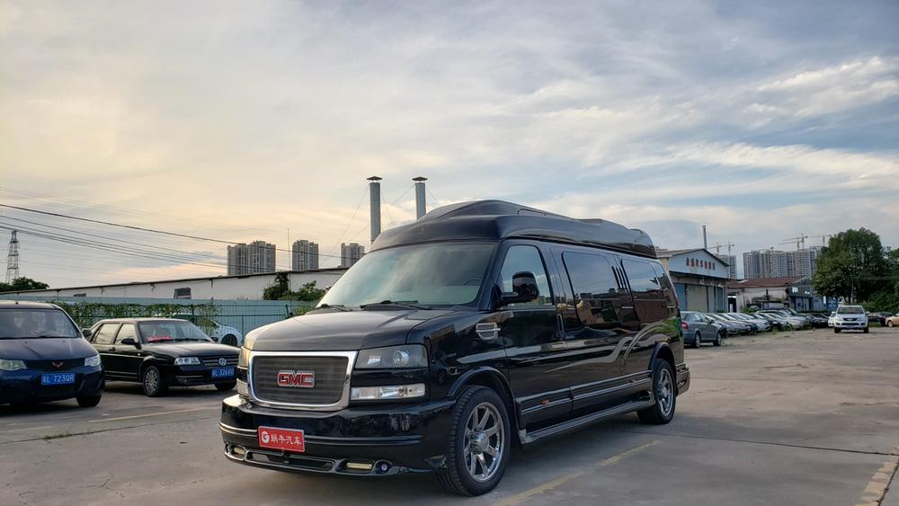 GMC Savana