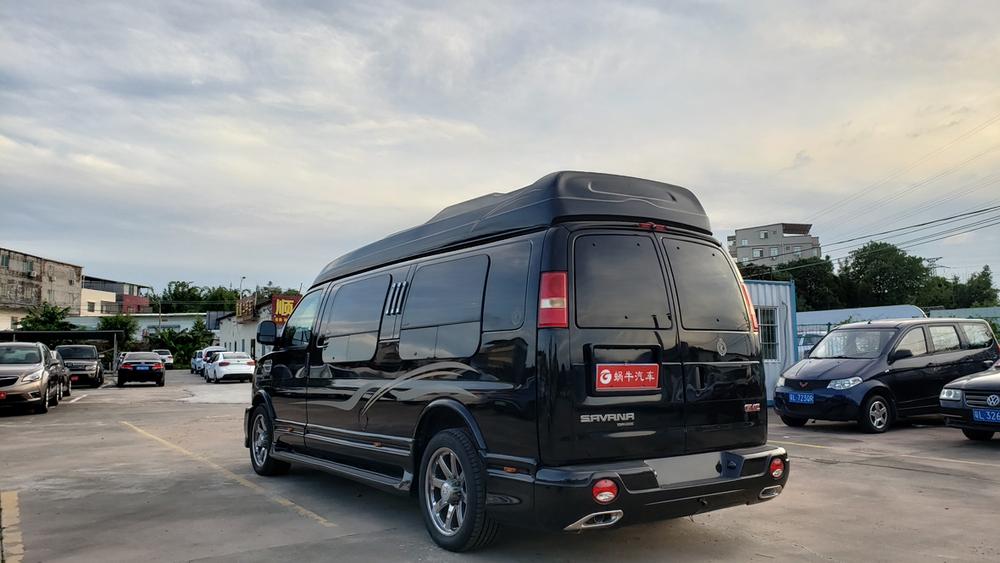 GMC Savana