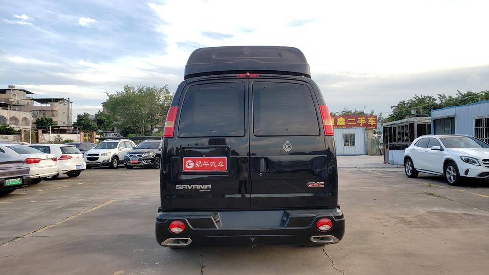GMC Savana