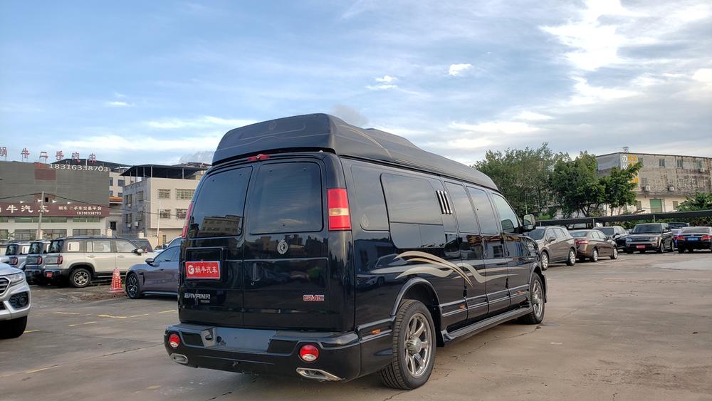 GMC Savana
