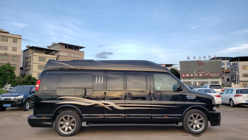 GMC Savana