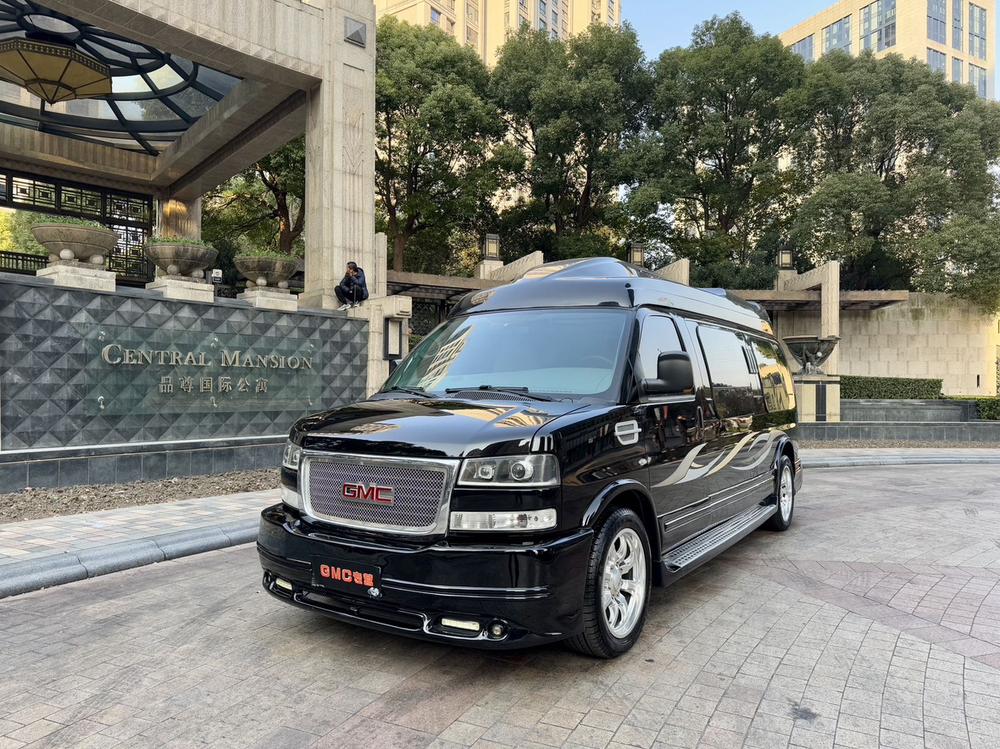GMC Savana