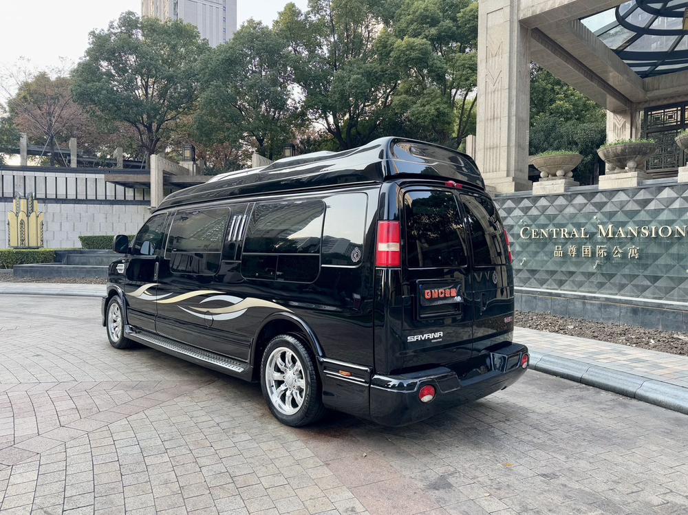 GMC Savana
