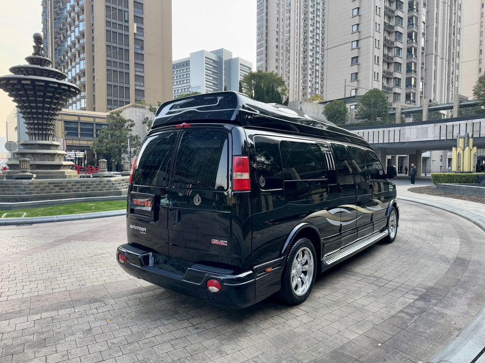 GMC Savana