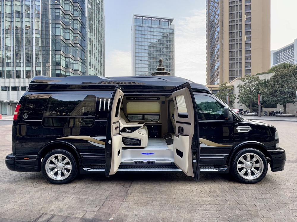 GMC Savana