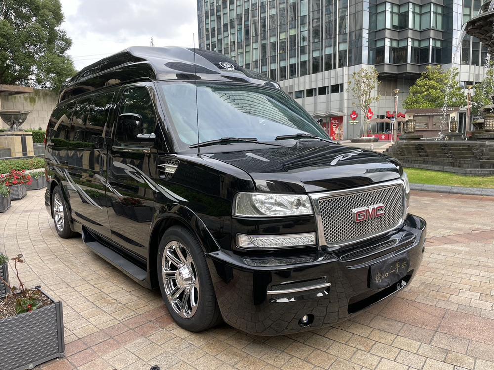 GMC Savana