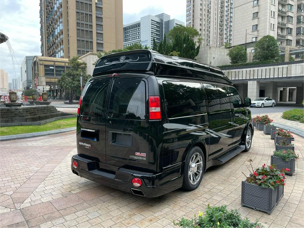 GMC Savana