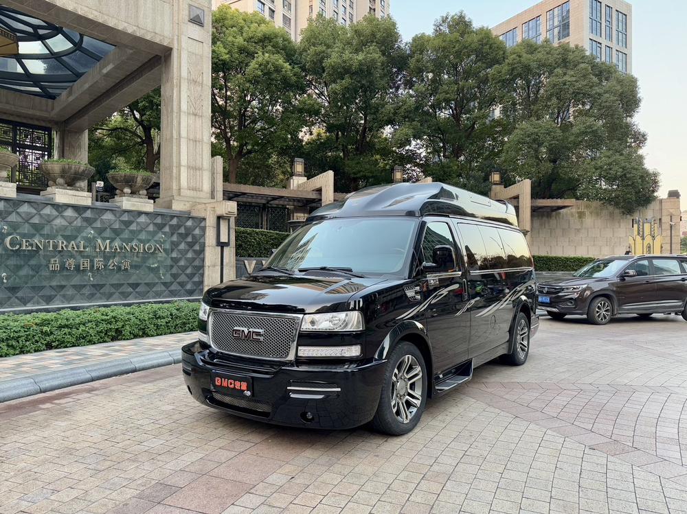 GMC Savana