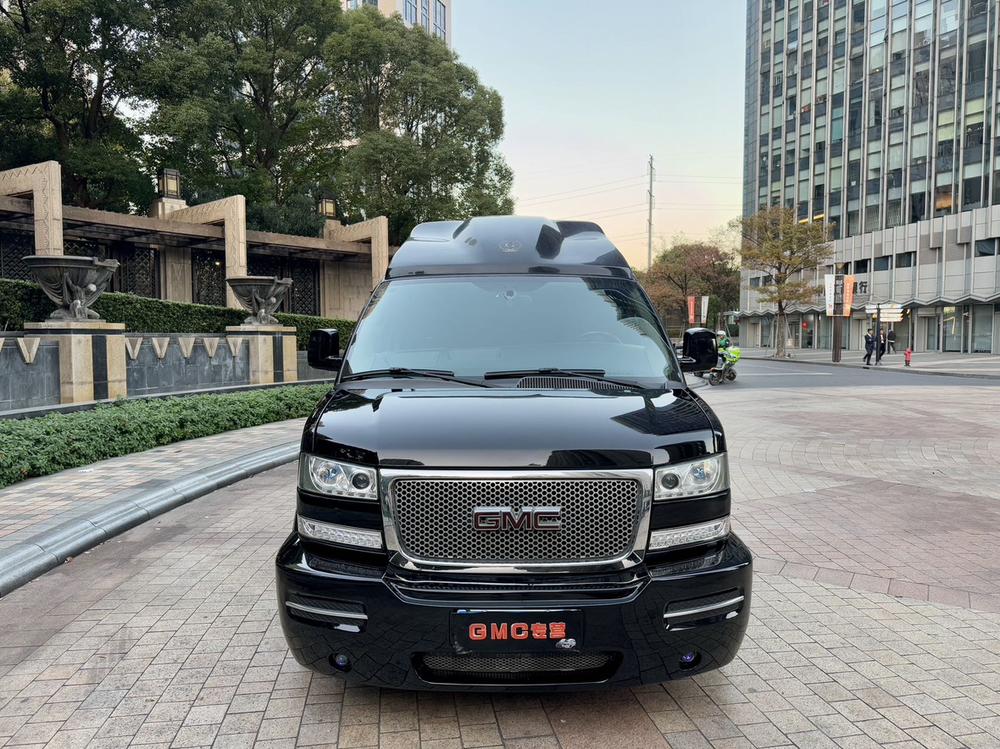 GMC Savana