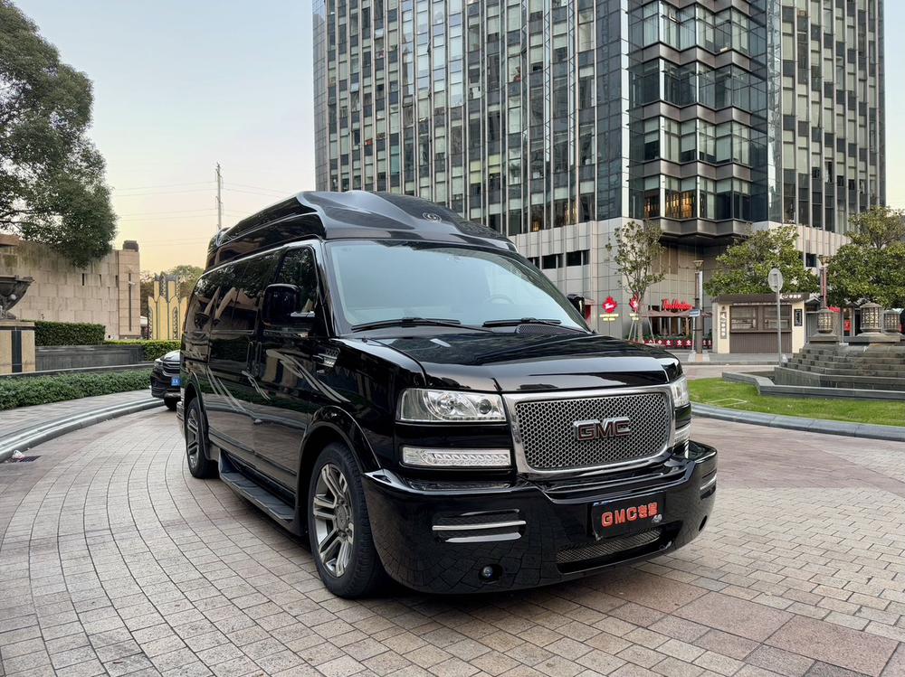 GMC Savana