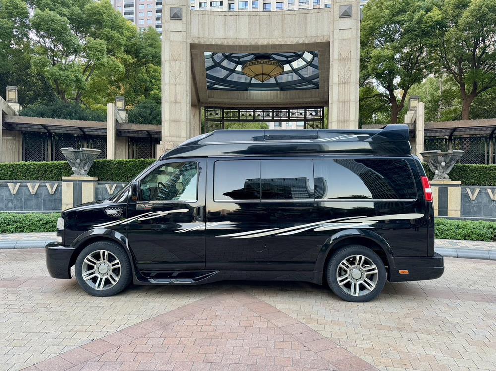 GMC Savana