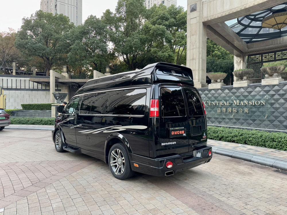 GMC Savana