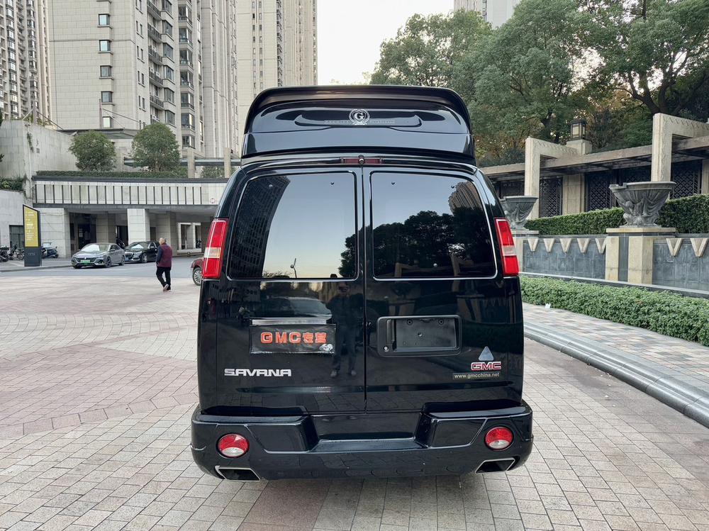 GMC Savana