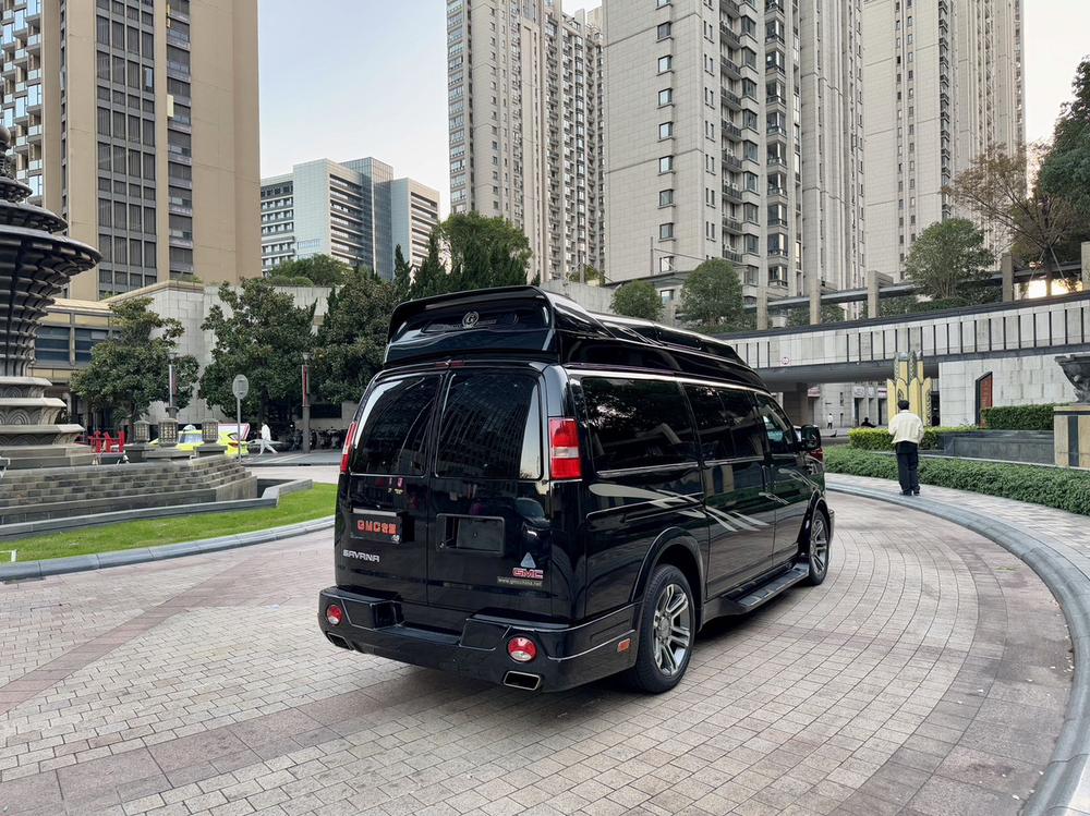 GMC Savana