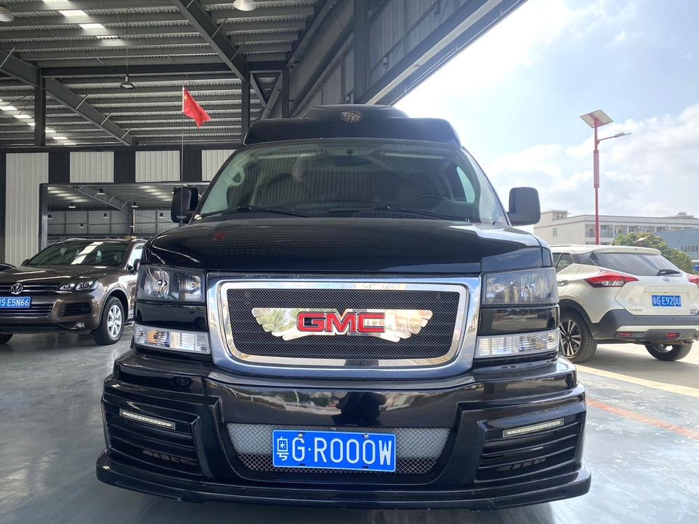 GMC Savana