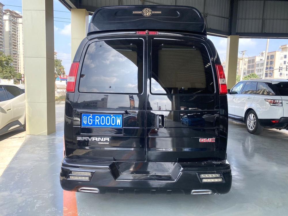 GMC Savana