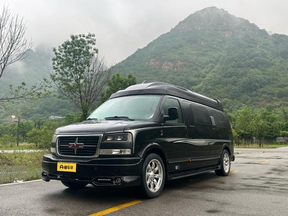 GMC Savana