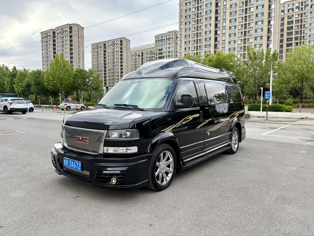 GMC Savana