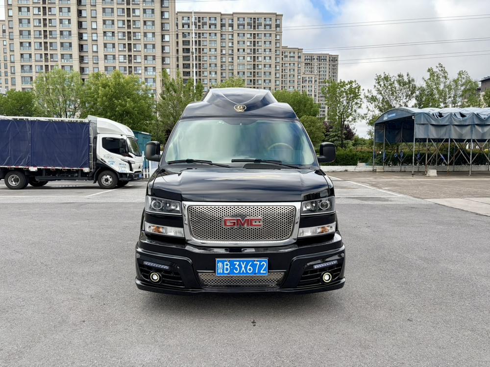 GMC Savana