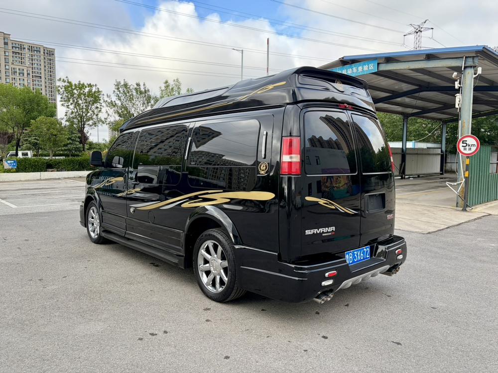 GMC Savana