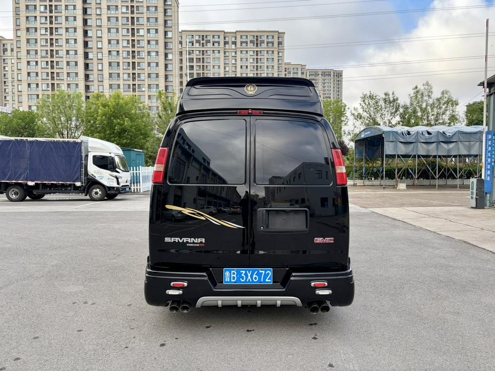 GMC Savana