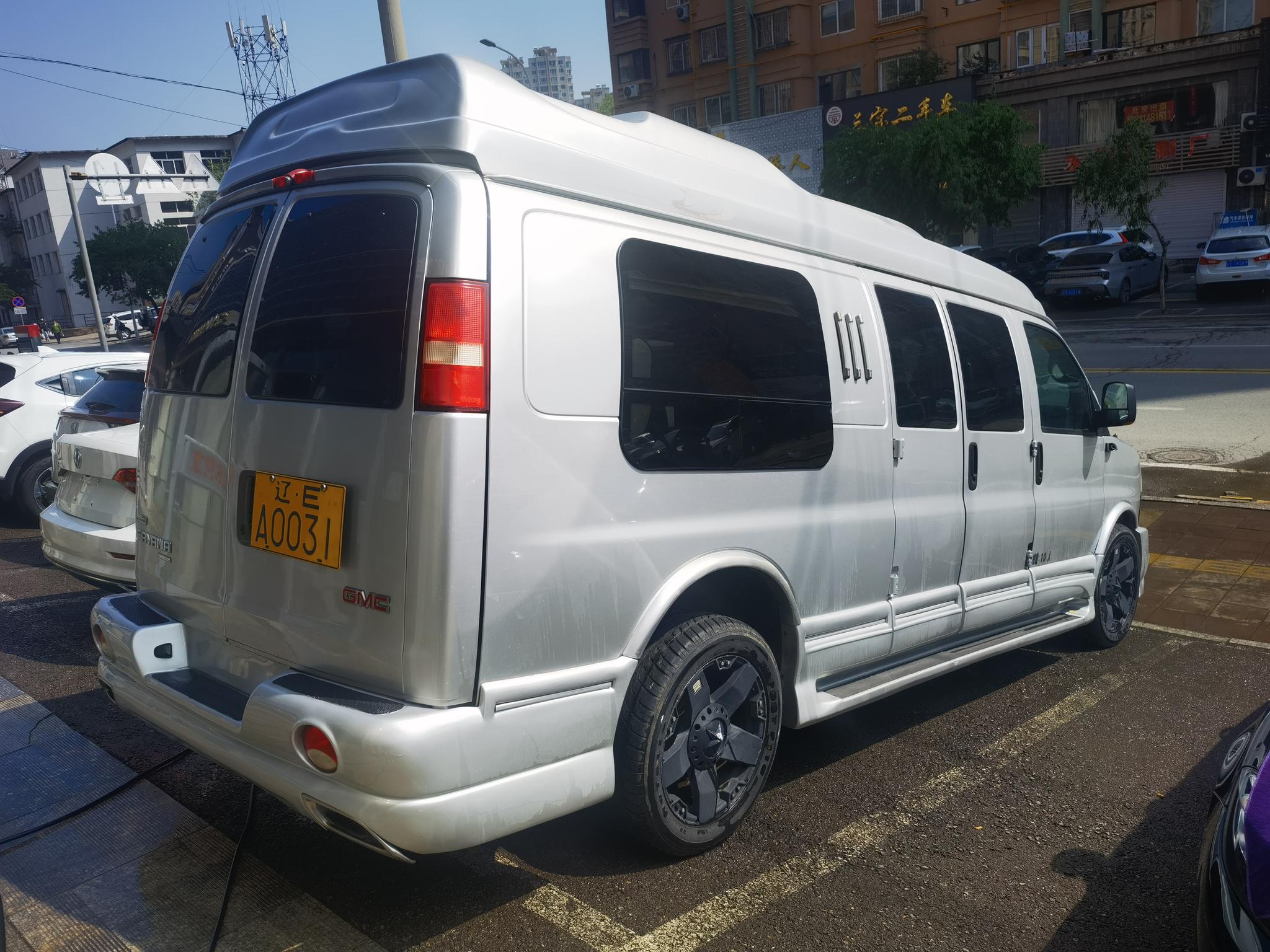 GMC Savana