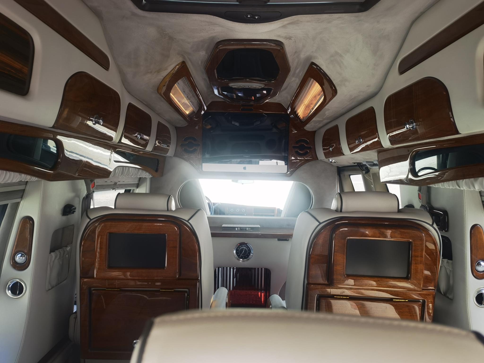 GMC Savana